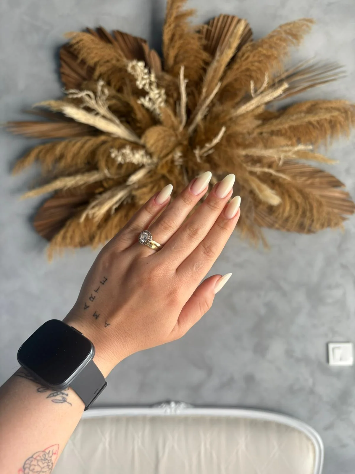 Manicura natural en OLU Alicante como base para diseños personalizados
